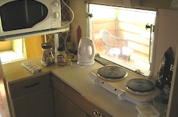 Kuchyňka v karavanu
